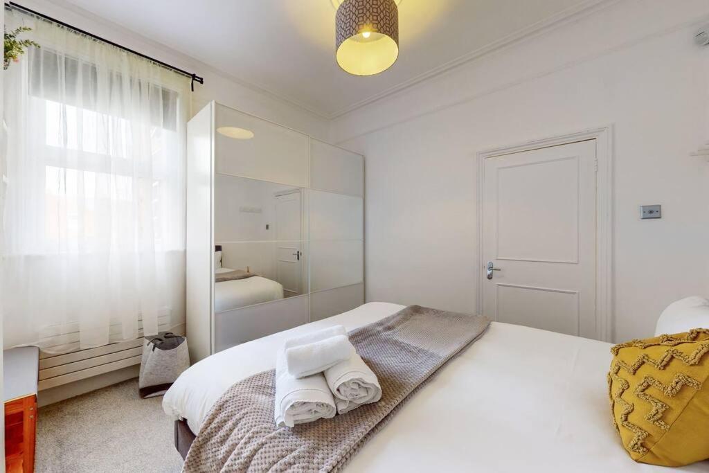 Spacious 2Bd Apartment Cricklewood London Exterior photo